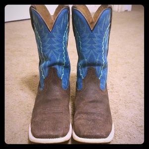 Child Ariat Boots size 3.5